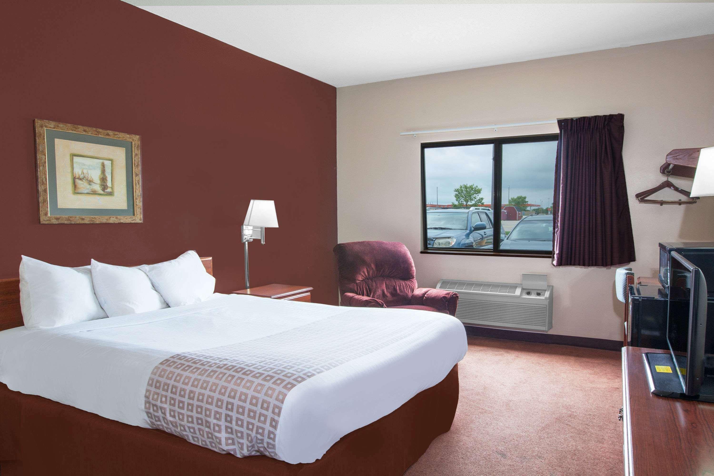 Super 8 By Wyndham Mason City Eksteriør billede