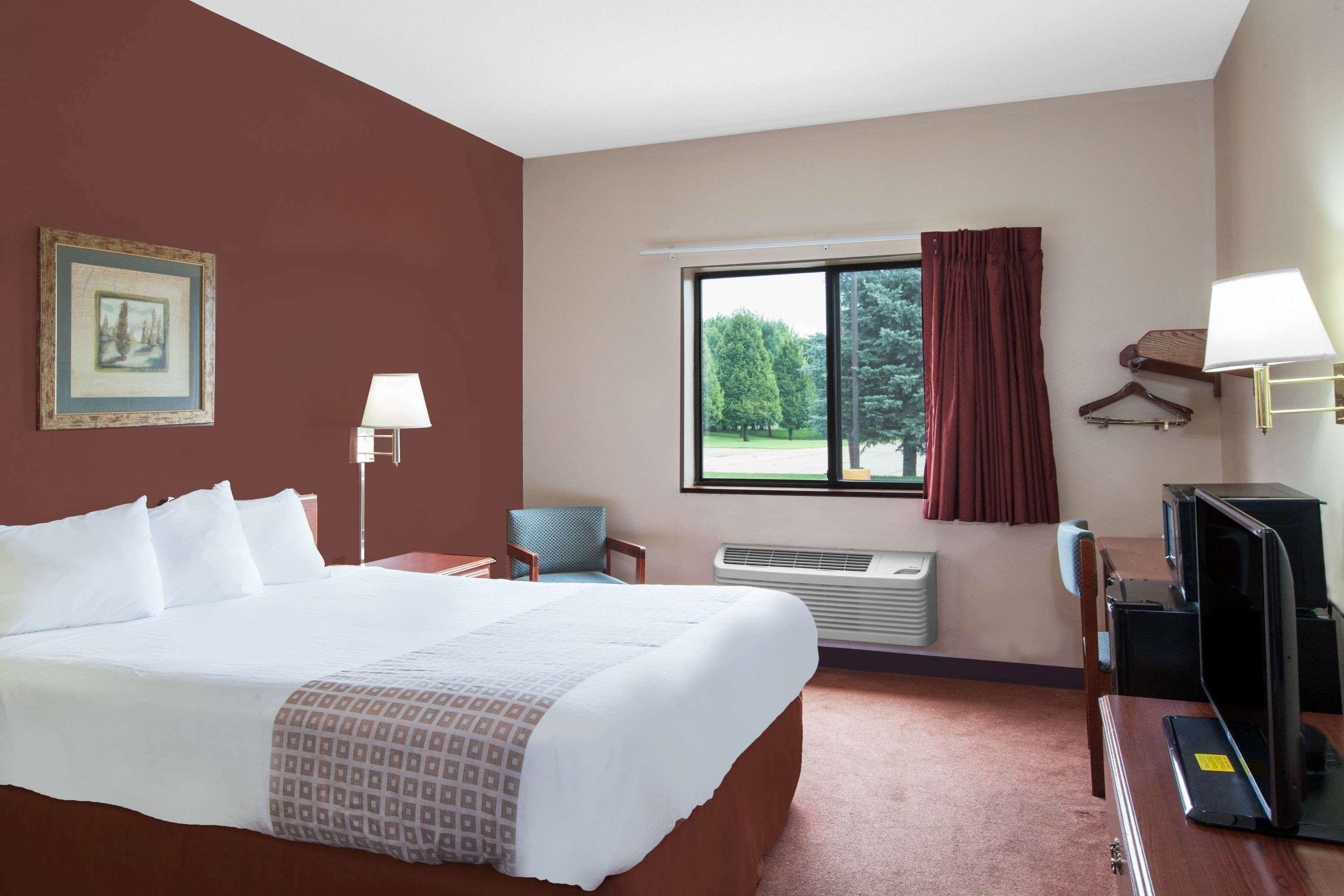 Super 8 By Wyndham Mason City Eksteriør billede