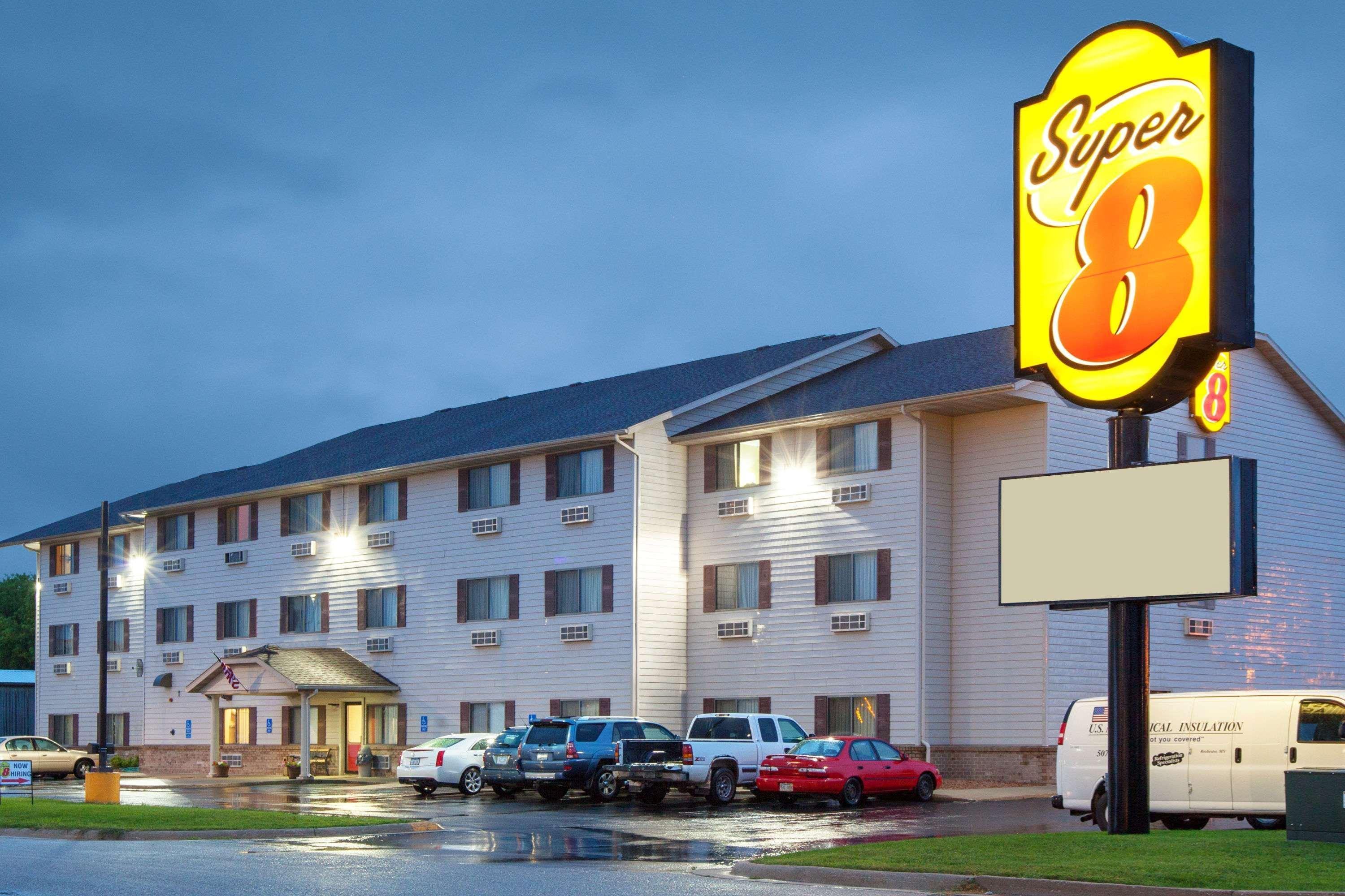 Super 8 By Wyndham Mason City Eksteriør billede